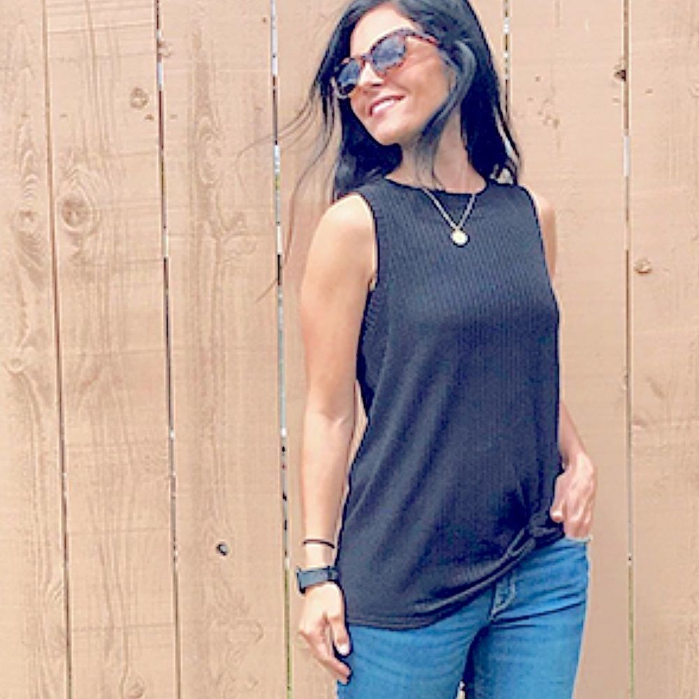 🌴 Black Waffle Knit Twist-Front Tank Top – Size XL